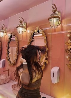 Palak Model - escort in Abu Dhabi Photo 5 of 5