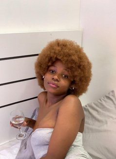 Palesa - puta in Dubai Photo 1 of 3