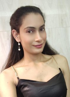 Pallavi - Transsexual escort in Hyderabad Photo 3 of 5
