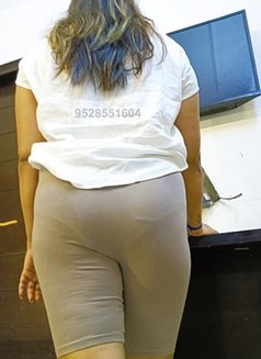 Pallavi - escort in New Delhi Photo 5 of 6