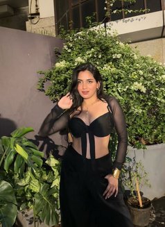 Pallavi - escort in Noida Photo 2 of 5