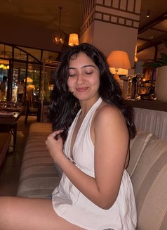 Pallavi - escort in Thiruvananthapuram Photo 7 of 14