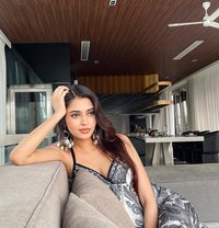 Pallavi Indian - puta in Abu Dhabi