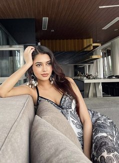 Pallavi Student - puta in Dubai Photo 4 of 6