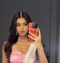 Pallavi Student - puta in Dubai