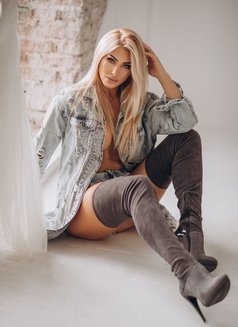 Pamela - escort in Dubai Photo 7 of 8