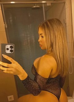 Pamela - escort in Beirut Photo 7 of 8