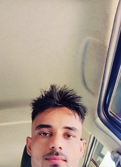 Indian bull - Acompañantes masculino in Abu Dhabi Photo 1 of 4