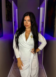 Paola From Spain - masseuse in Santa Cruz de Tenerife Photo 1 of 4