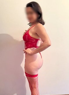 Paola Lima - masseuse in Faro Photo 3 of 6