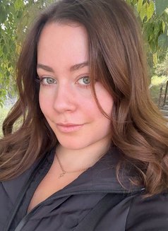 Paola - escort in Bordeaux Photo 2 of 6