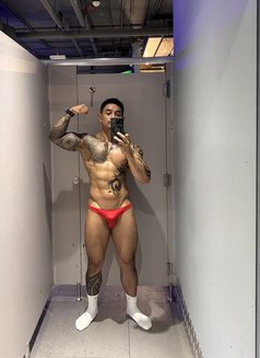 Paopaoguzii - Male escort in Dubai Photo 5 of 9