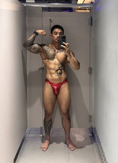 Paopaoguzii - Male escort in Dubai Photo 1 of 10