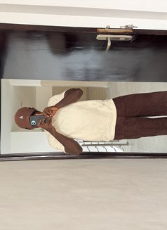 Papa - Male escort in Accra Photo 3 of 3