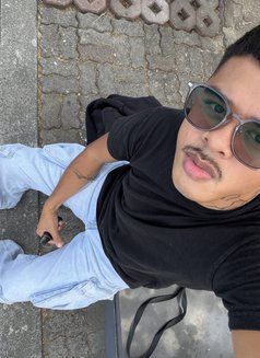 Papi Chulo - Male escort in Manila Photo 3 of 6