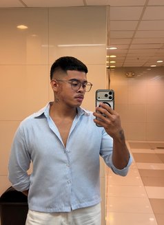 Papi Chulo - Male escort in Manila Photo 5 of 6
