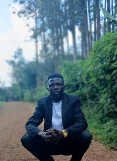 papi - Male escort in Nairobi Photo 5 of 9