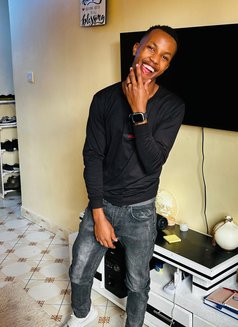 Pappi - Male escort in Nairobi Photo 4 of 4