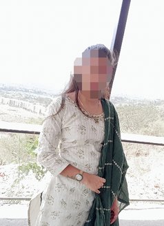 Parachi Singh - puta in Bangalore Photo 1 of 1