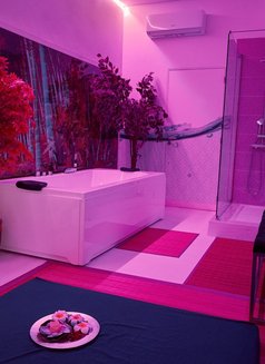 Paradise Lisbon Spa - Tantric Massage - masseuse in Lisbon Photo 4 of 30