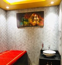 Paradiseon Spa = Bangkok Style Spa - escort in Hyderabad