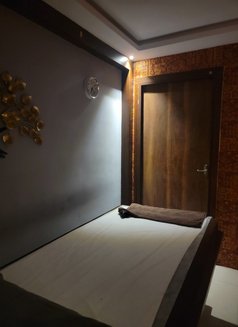 Paradiseon Spa Fullbody Erotic Massage - escort in Hyderabad Photo 16 of 26