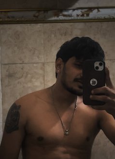 Param. Therapist for all - Acompañantes masculino in New Delhi Photo 3 of 9
