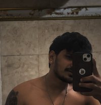 Param. Therapist for all - Acompañantes masculino in New Delhi