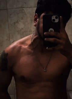 Param. Therapist for all - Acompañantes masculino in New Delhi Photo 5 of 9