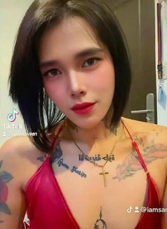 SAM - Transsexual escort in Kuwait Photo 4 of 10