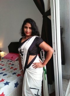 Parbah Davi. Tamil,Indian Beauty - escort in Abu Dhabi Photo 2 of 8