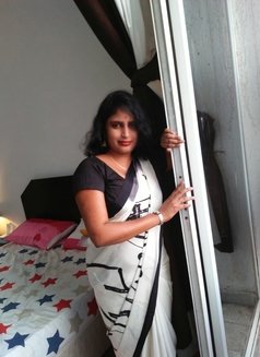 Parbah Davi. Tamil,Indian Beauty - escort in Abu Dhabi Photo 4 of 8