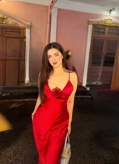 Pari Amani Vip Companion - puta in Dubai Photo 1 of 5