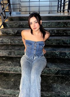 Pari Amani Vip Companion - puta in Dubai Photo 2 of 5