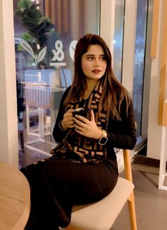 Pari Amani Vip Companion - puta in Dubai Photo 1 of 5
