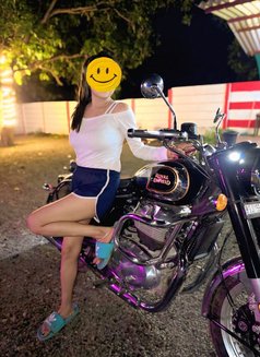 Pari Independent - escort in Noida Photo 3 of 5