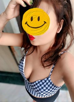 Pari Independent - escort in Noida Photo 4 of 5