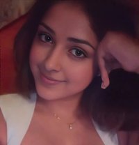 Pari - puta in Dubai