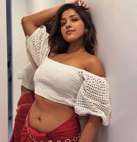 Pari - escort in Dubai
