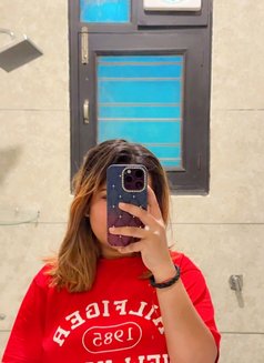 Pari - escort in New Delhi Photo 3 of 3