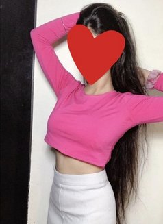 Pari - escort in Noida Photo 2 of 5