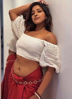 call girl in umm al-qaiwain Pari - escort in Umm al-Qaiwain Photo 1 of 6