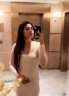 Pari Indian Model - escort in Dubai Photo 1 of 3