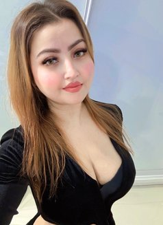 Pari | Private Luxury Companion Service - puta in Kolkata Photo 3 of 4