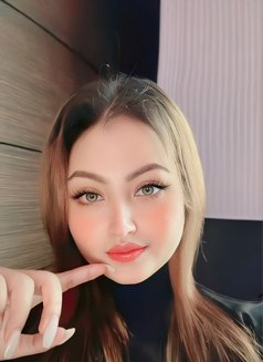 Pari | Private Luxury Companion Service - puta in Kolkata Photo 1 of 4