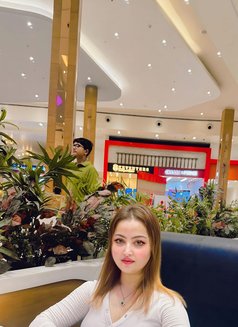 Pari | Private Luxury Companion Service - puta in Kolkata Photo 2 of 4
