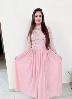 Pari Sharma - escort in Abu Dhabi Photo 3 of 4