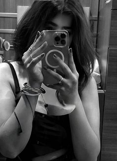 Pari singh Real meet and Cam service - escort in Kolkata Photo 3 of 3