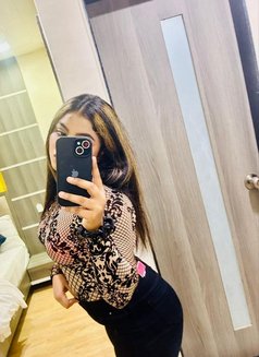 Pari23y, Sexy Teen, Best Gfe –Educated - puta in Hyderabad Photo 2 of 2