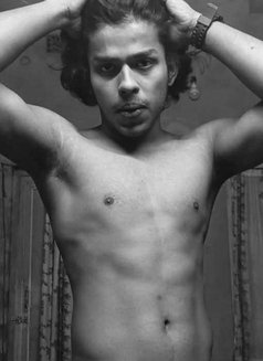 ABHISHEK KANSABANIK - Male escort in Kolkata Photo 1 of 3